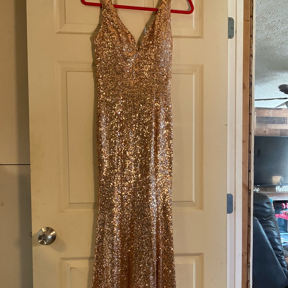 1 gold Sequence dress size 3 only worn once
